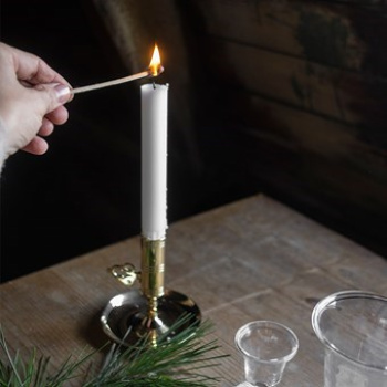 Ljusstake mässing Produktkategori: Ljusstakar. Köp hos Byggnadsvardskompaniet.se