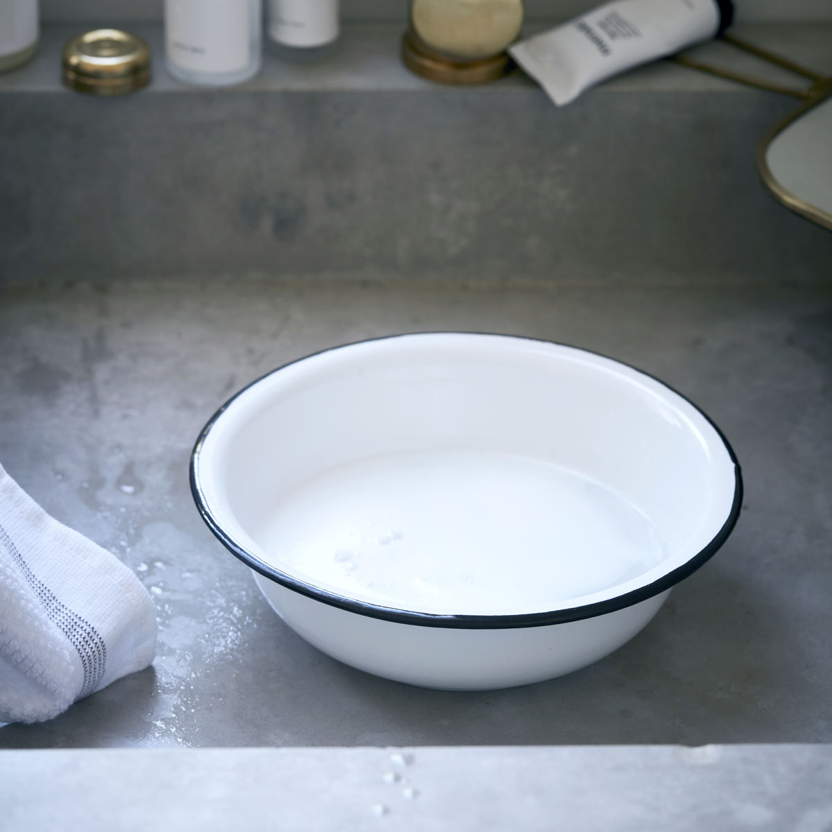 Balja, liten, vit, Meraki Produktkategori: Köksdetaljer. Köp hos Byggnadsvardskompaniet.se