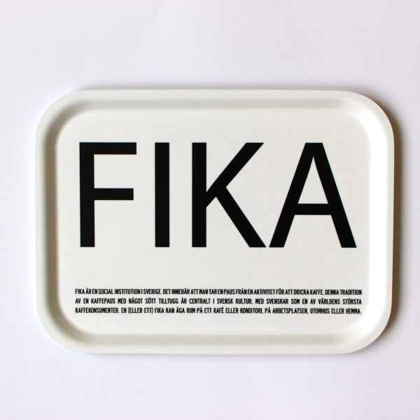 Bricka Fika Produktkategori: Glas, Porslin & Dukning, Hemliv. Köp hos Byggnadsvardskompaniet.se
