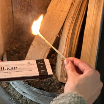 Långstikkan – extralånga stormtändstickor Produktkategori: Eldstäder. Köp hos Byggnadsvardskompaniet.se